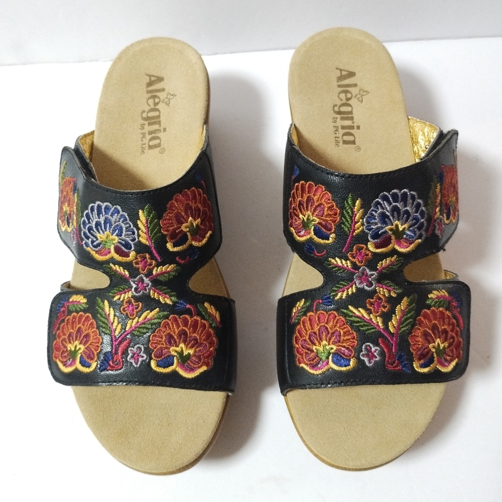 Alegria 9-9.5/Eur 39 Linn Black Floral Embroidered Needles & Pins Wedge Sandal - Picture 4 of 9